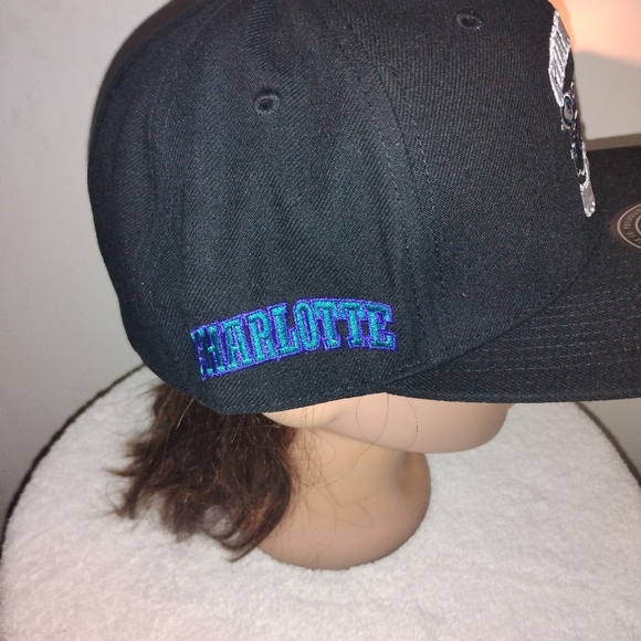 Charlotte Hornets 71/2 Fitted - Picture 3 of 6